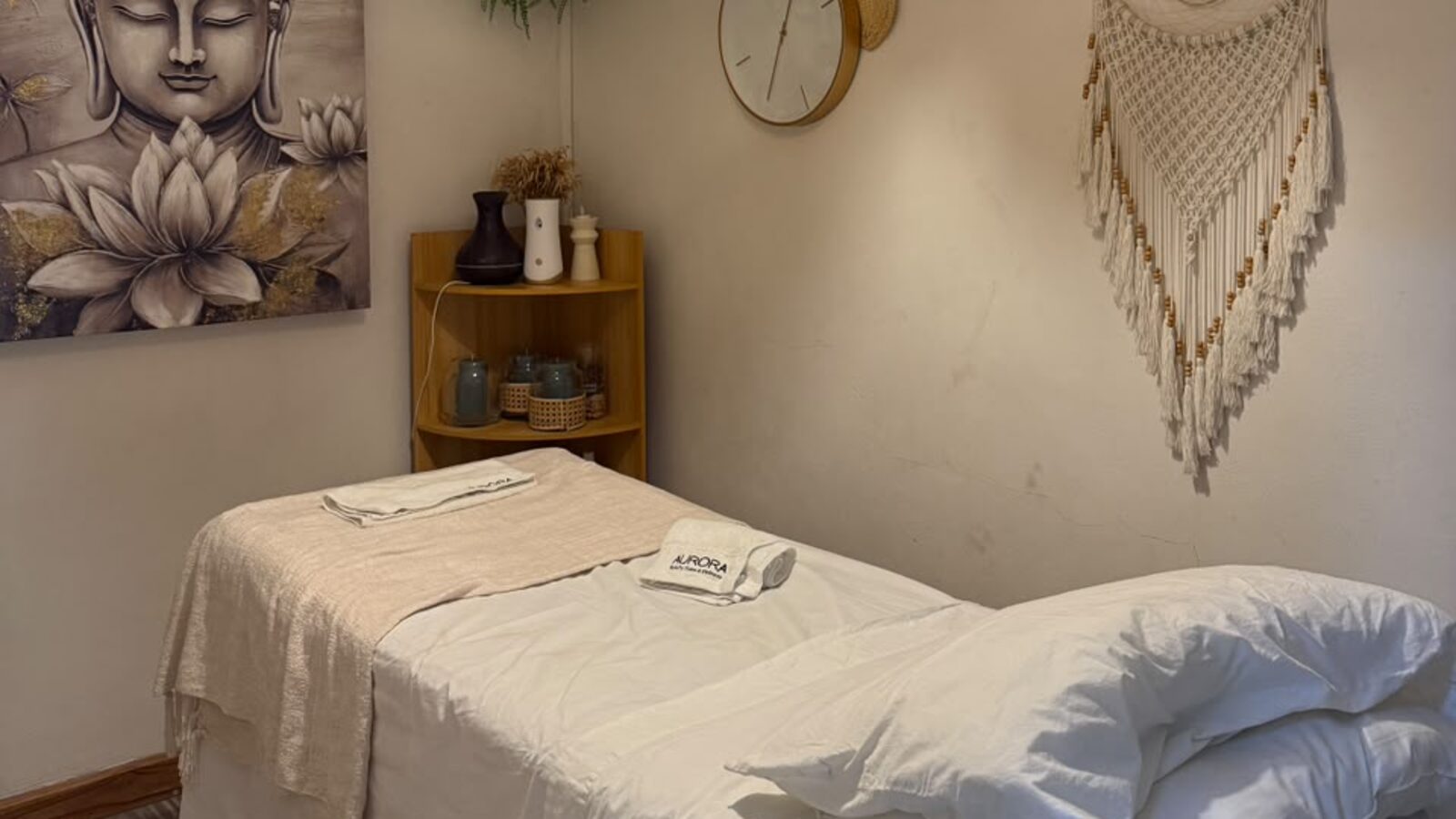 Massage room at Aurora in Plaza Royal, Santa Teresa